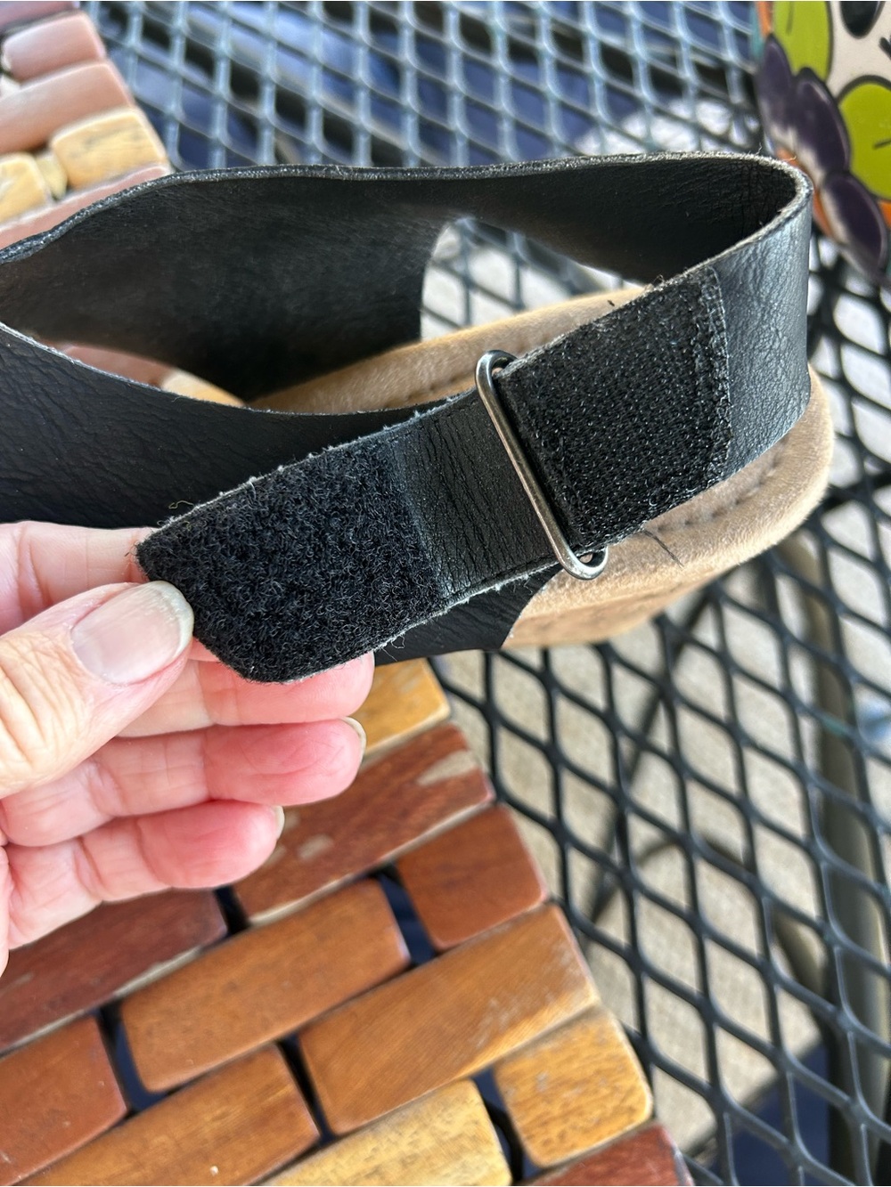 Wedge platform Sandals by CL Laundry, Black, size 7 - Picture 4 of 8